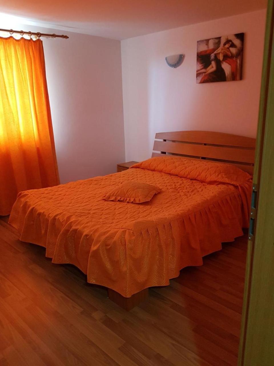Hotel Floare De Colt Teius Экстерьер фото